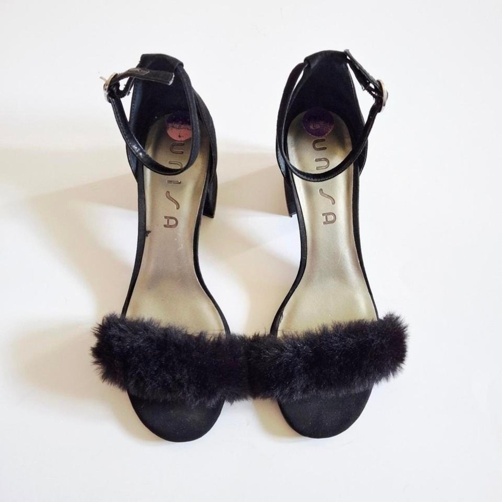 Unisa Black faux fur block heels sandals 8.5/9 y2kstyle goth whimsygoth‎ fairy
